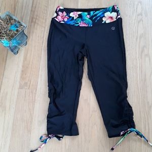 VOGO Athletica Capri Leggings